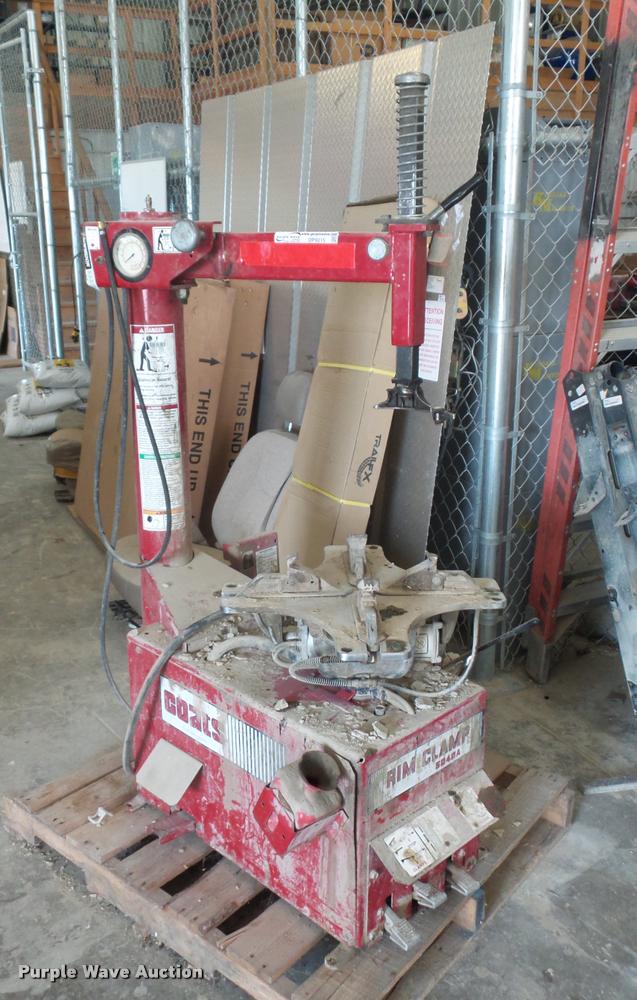 Coats 5040A rim clamp tire machine in Princeton, MO Item DP9215 sold