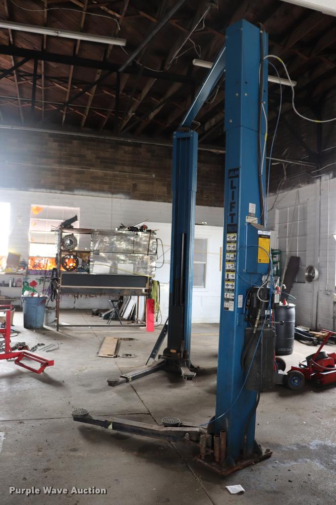image for item DQ9271 ALM Corp. 7002A lift