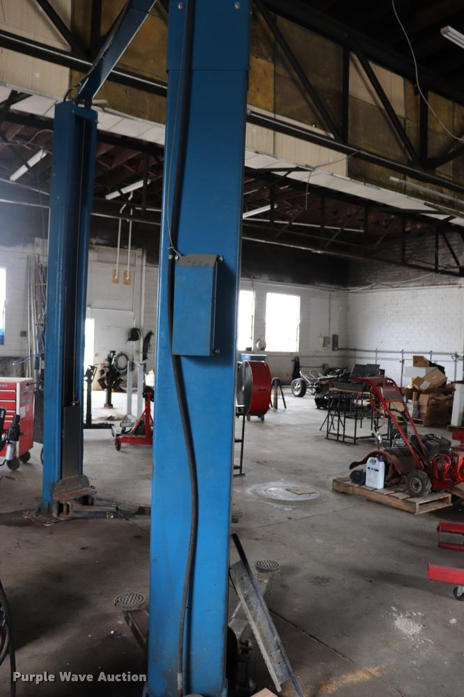 image for item DQ9271 ALM Corp. 7002A lift