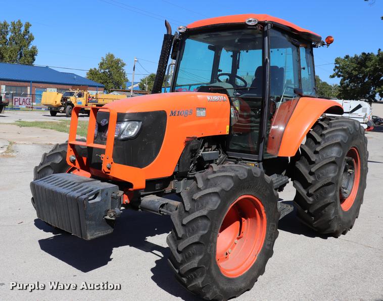 image for item DQ9316 2013 Kubota M108S HFWD tractor
