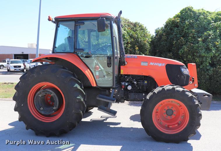 image for item DQ9316 2013 Kubota M108S HFWD tractor