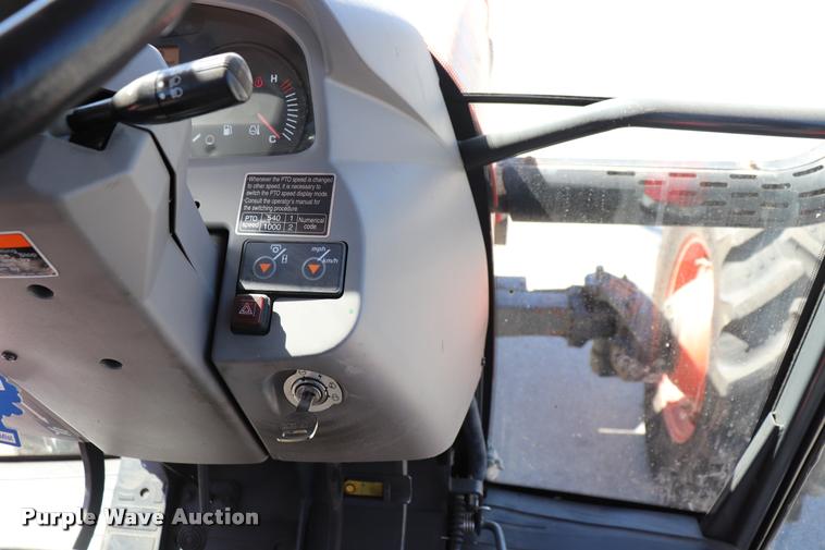 image for item DQ9316 2013 Kubota M108S HFWD tractor