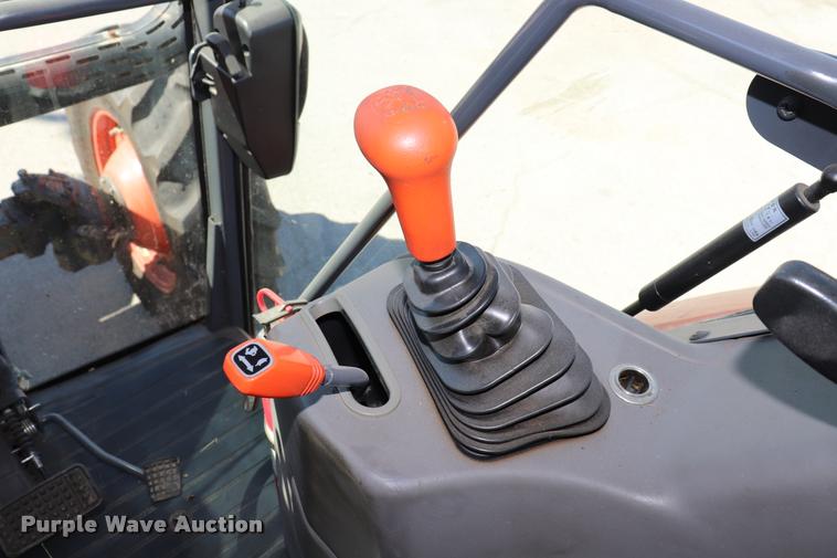 image for item DQ9316 2013 Kubota M108S HFWD tractor