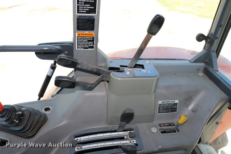 image for item DQ9316 2013 Kubota M108S HFWD tractor