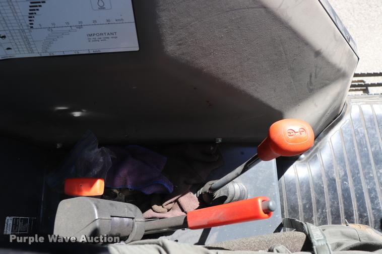 image for item DQ9316 2013 Kubota M108S HFWD tractor