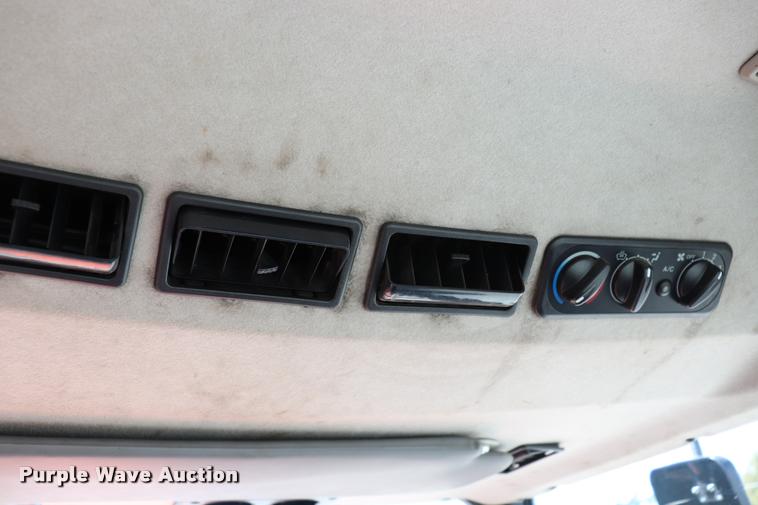 image for item DQ9316 2013 Kubota M108S HFWD tractor