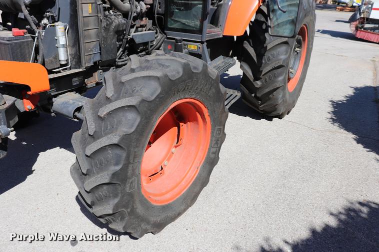image for item DQ9316 2013 Kubota M108S HFWD tractor