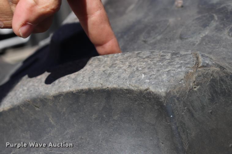 image for item DQ9316 2013 Kubota M108S HFWD tractor