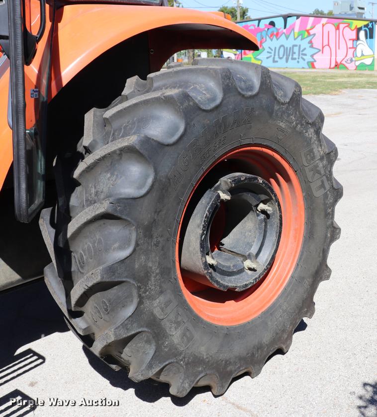 image for item DQ9316 2013 Kubota M108S HFWD tractor