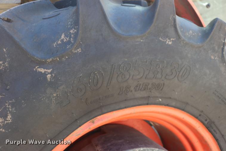 image for item DQ9316 2013 Kubota M108S HFWD tractor