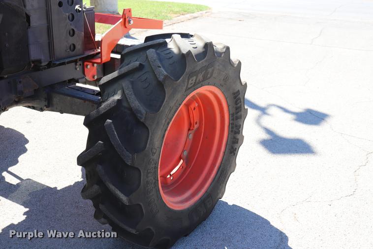 image for item DQ9316 2013 Kubota M108S HFWD tractor