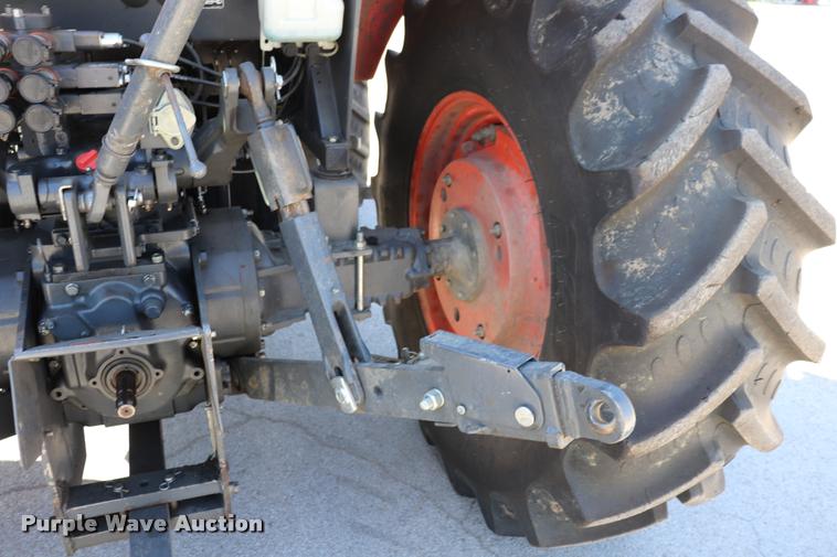 image for item DQ9316 2013 Kubota M108S HFWD tractor