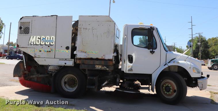 image for item DQ9317 2007 Freightliner Business Class M2 street sweeper truck
