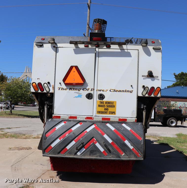 image for item DQ9317 2007 Freightliner Business Class M2 street sweeper truck