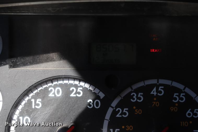 image for item DQ9317 2007 Freightliner Business Class M2 street sweeper truck