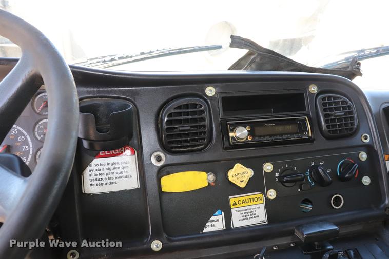 image for item DQ9317 2007 Freightliner Business Class M2 street sweeper truck