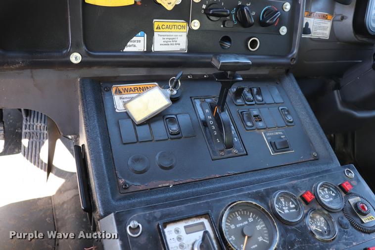 image for item DQ9317 2007 Freightliner Business Class M2 street sweeper truck