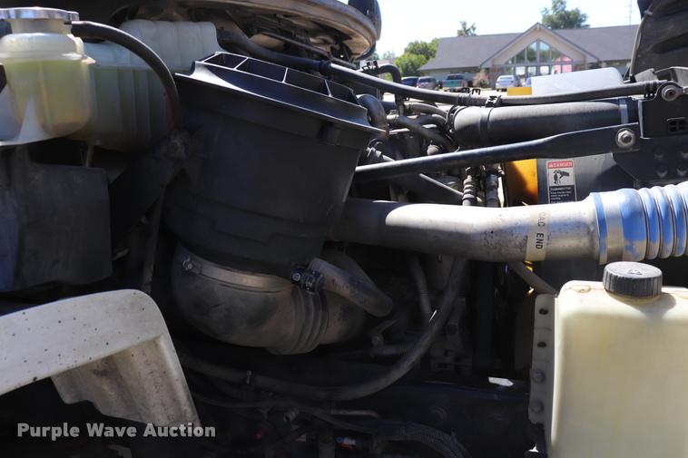 image for item DQ9317 2007 Freightliner Business Class M2 street sweeper truck