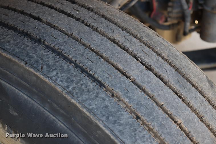 image for item DQ9317 2007 Freightliner Business Class M2 street sweeper truck