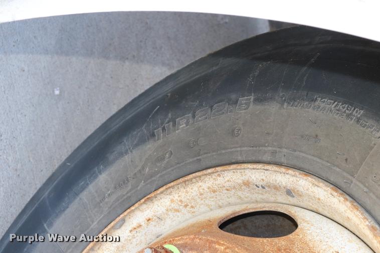 image for item DQ9317 2007 Freightliner Business Class M2 street sweeper truck