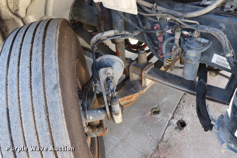 image for item DQ9317 2007 Freightliner Business Class M2 street sweeper truck