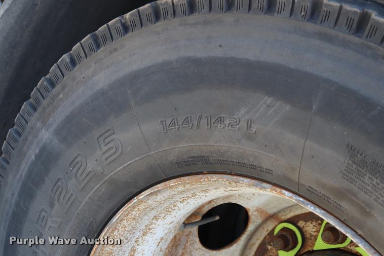 image for item DQ9317 2007 Freightliner Business Class M2 street sweeper truck