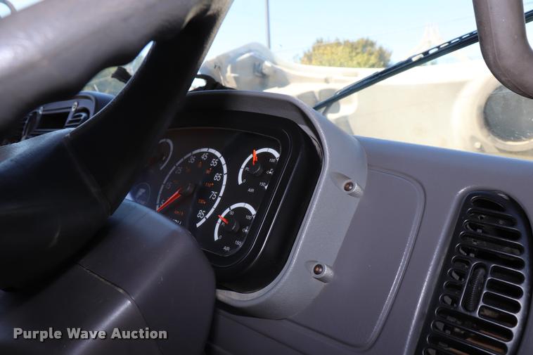 image for item DQ9317 2007 Freightliner Business Class M2 street sweeper truck