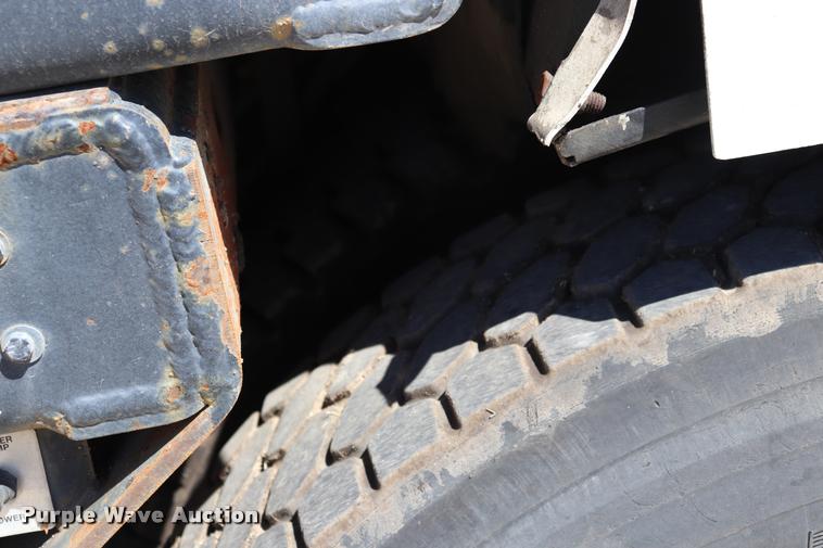 image for item DQ9317 2007 Freightliner Business Class M2 street sweeper truck