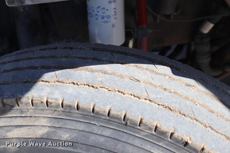 image for item DQ9317 2007 Freightliner Business Class M2 street sweeper truck