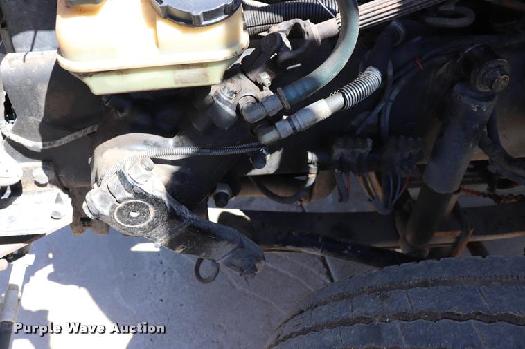 image for item DQ9317 2007 Freightliner Business Class M2 street sweeper truck