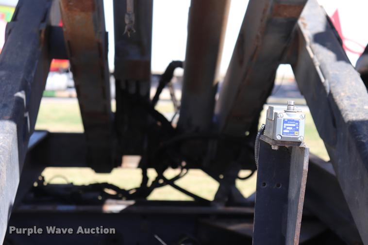 image for item DQ9317 2007 Freightliner Business Class M2 street sweeper truck