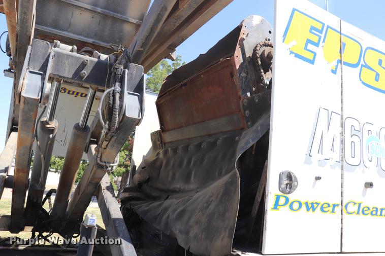 image for item DQ9317 2007 Freightliner Business Class M2 street sweeper truck