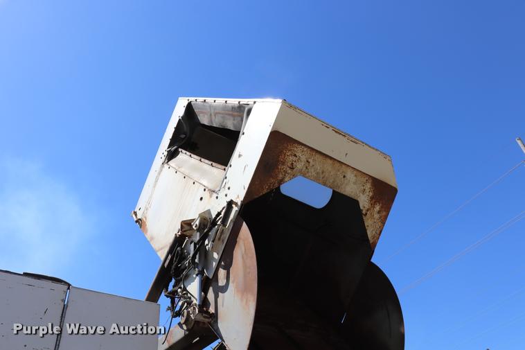 image for item DQ9317 2007 Freightliner Business Class M2 street sweeper truck