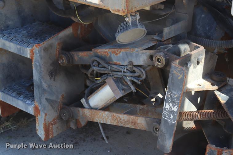 image for item DQ9317 2007 Freightliner Business Class M2 street sweeper truck