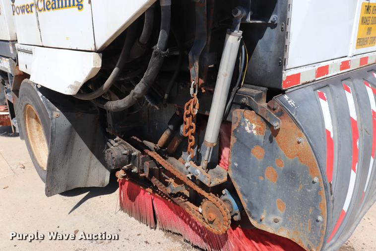 image for item DQ9317 2007 Freightliner Business Class M2 street sweeper truck