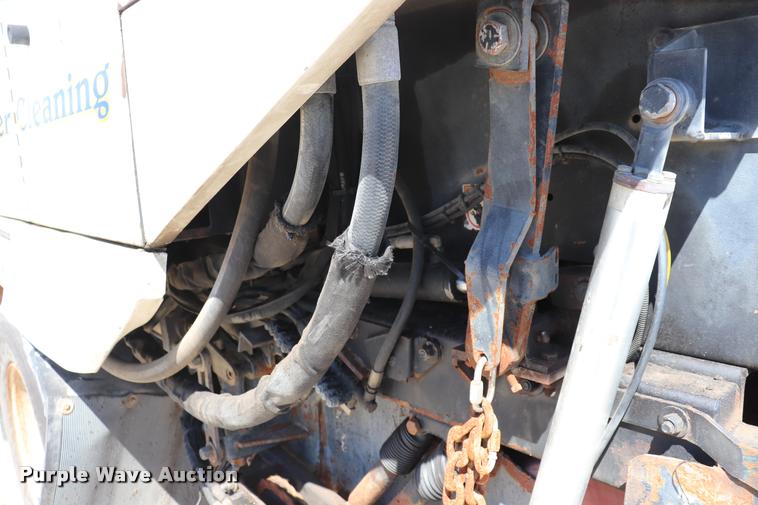 image for item DQ9317 2007 Freightliner Business Class M2 street sweeper truck