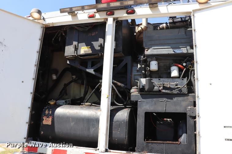 image for item DQ9317 2007 Freightliner Business Class M2 street sweeper truck