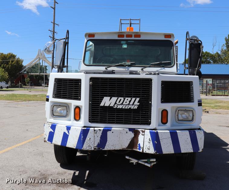 image for item DQ9318 1999 Athey Mobile street sweeper