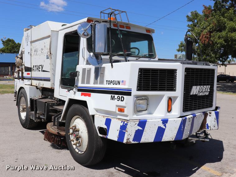 image for item DQ9318 1999 Athey Mobile street sweeper