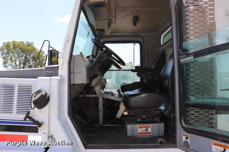 image for item DQ9318 1999 Athey Mobile street sweeper