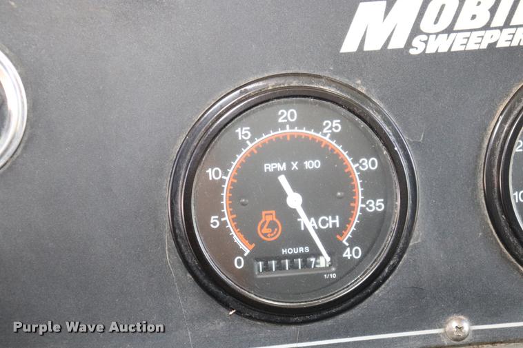 image for item DQ9318 1999 Athey Mobile street sweeper