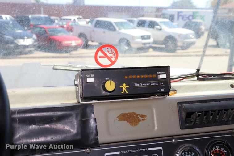 image for item DQ9318 1999 Athey Mobile street sweeper