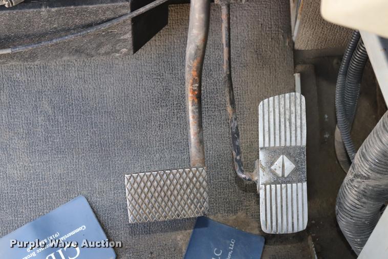 image for item DQ9318 1999 Athey Mobile street sweeper