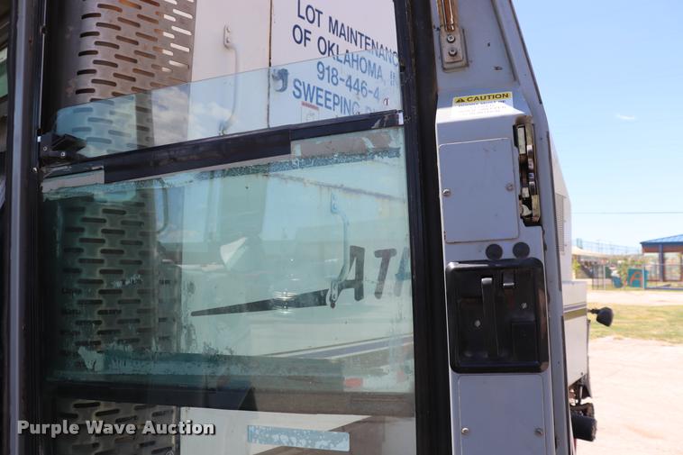 image for item DQ9318 1999 Athey Mobile street sweeper