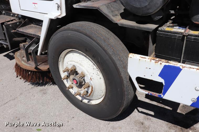 image for item DQ9318 1999 Athey Mobile street sweeper