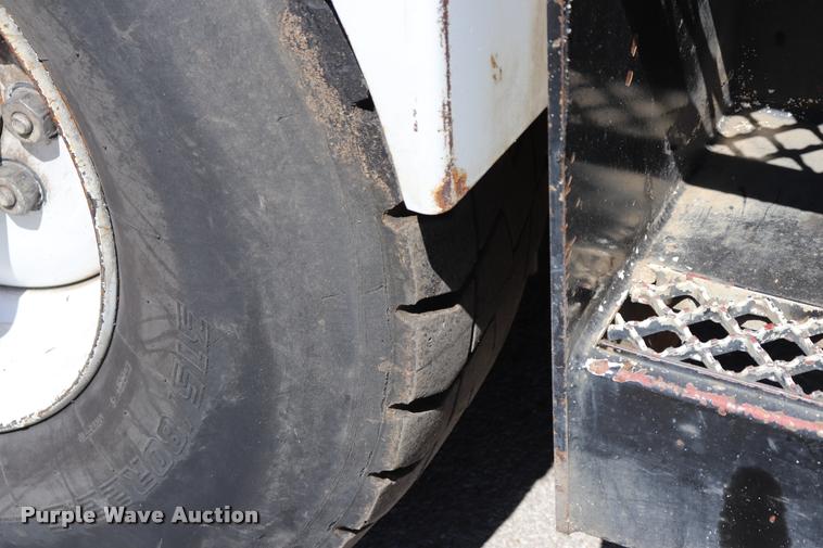 image for item DQ9318 1999 Athey Mobile street sweeper