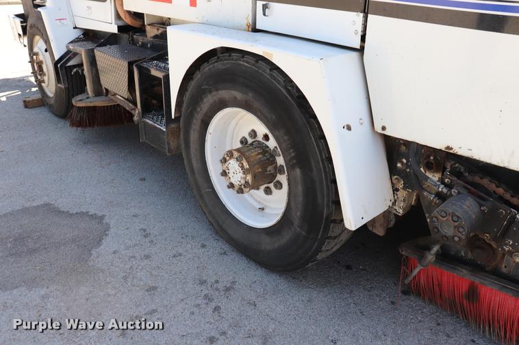 image for item DQ9318 1999 Athey Mobile street sweeper