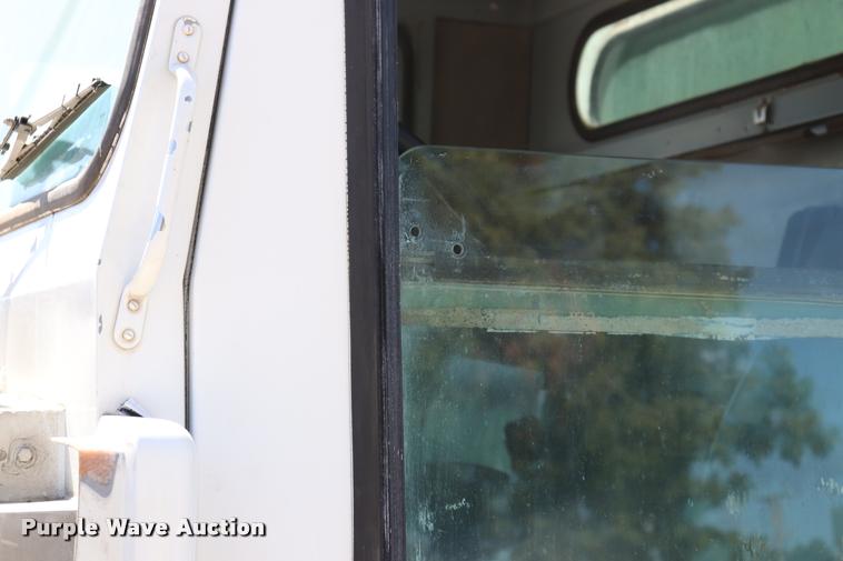 image for item DQ9318 1999 Athey Mobile street sweeper