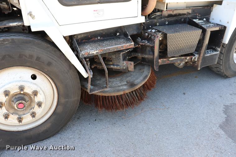 image for item DQ9318 1999 Athey Mobile street sweeper