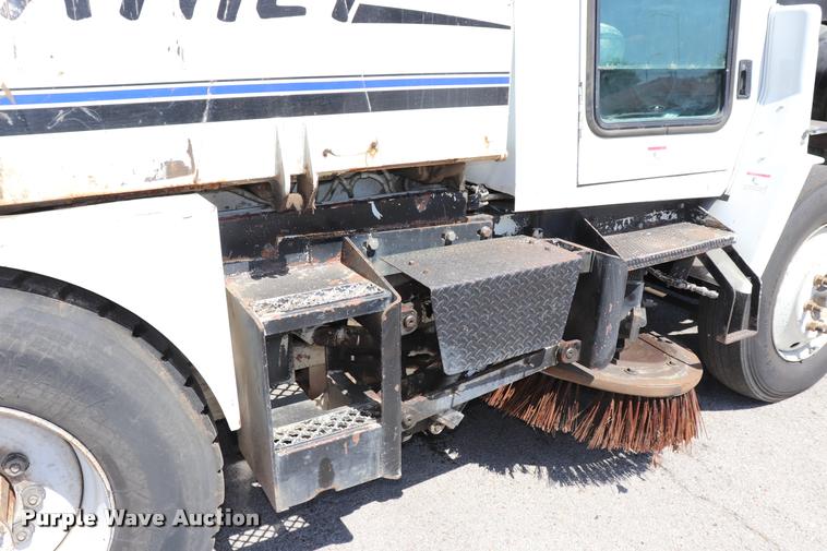 image for item DQ9318 1999 Athey Mobile street sweeper
